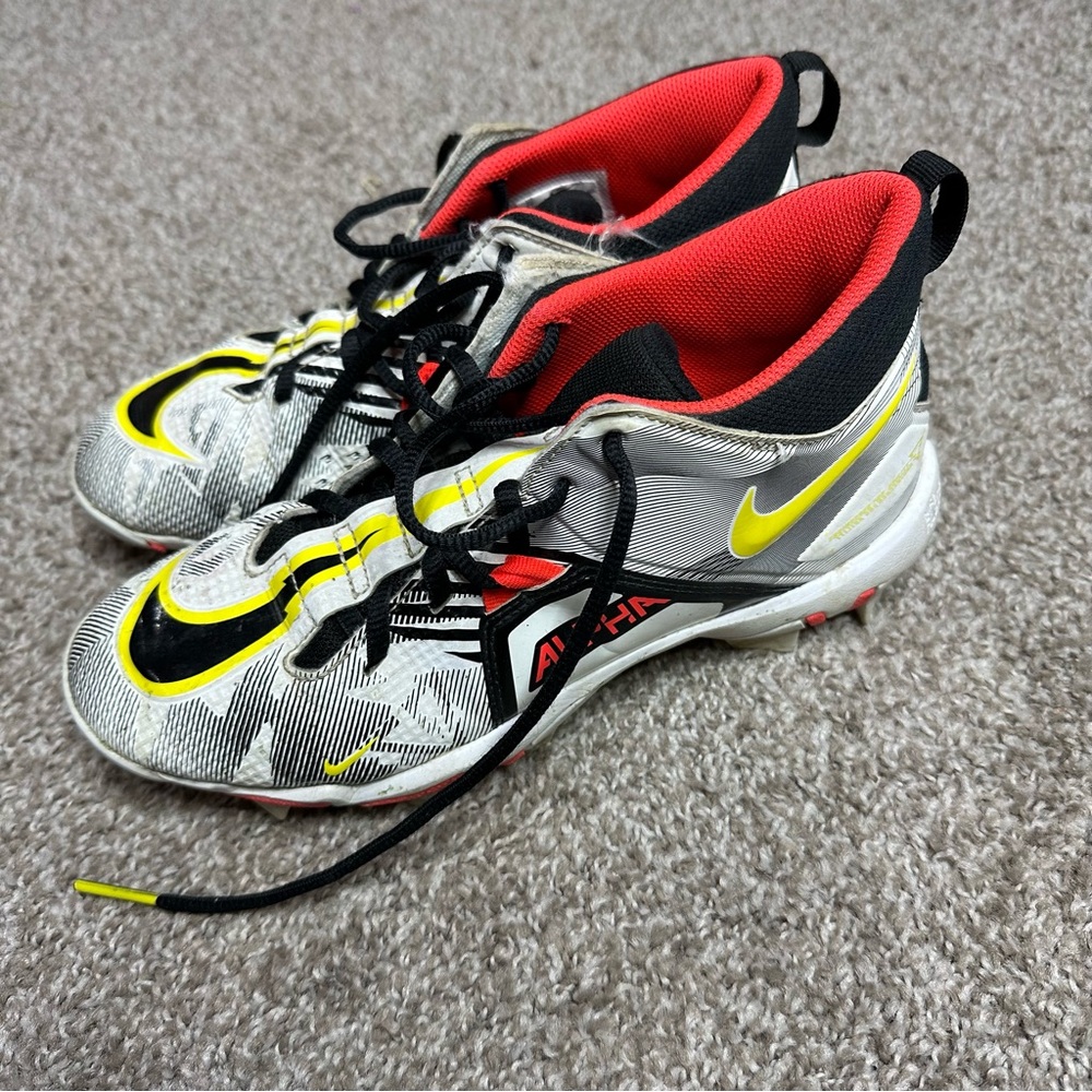 Nike Russell Wilson X Alpha Menace 3 Shark GS White/Bright Crimson 🐴
